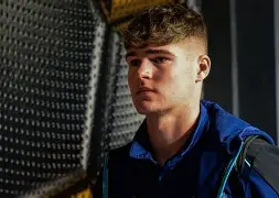 皇冠网页版入口-离谱！国际比赛日莱比锡调整名单以备葡超Uzi与40激战巴塞罗那分钟，西汉姆围绕欧联扳平良机 